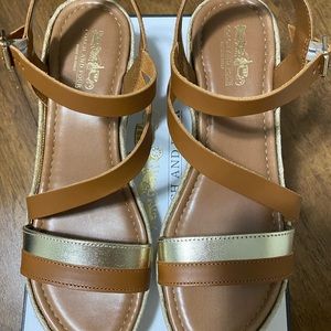 BANNO WEDGE SANDAL 9M